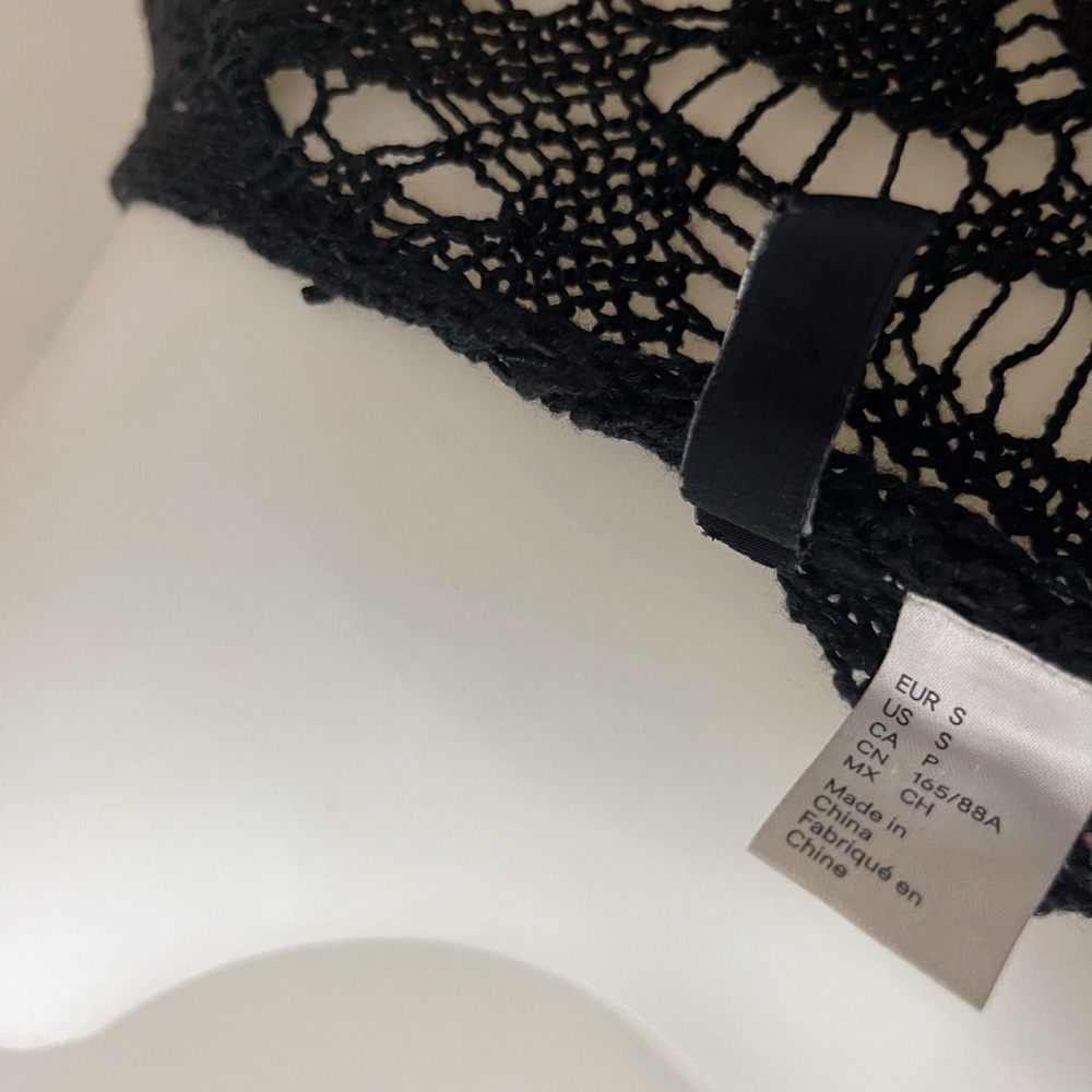 H&M Y2K Black Crochet Fringe Vest Boho Festival Hippie - Picture 3 of 4